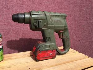 lot 15 image: Bosch Bulldog Rotary Hammer Drill 18V