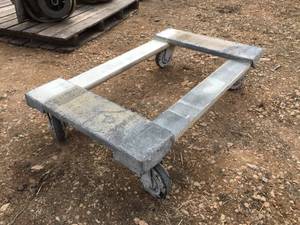 lot 39 image: Classic 4 Wheel CartDollie