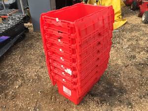 lot 43 image: 8 ORBIS Butterfly Totes - Red