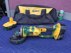 lot 57 image: Dewalt DC411 Heavy Duty Cordless Cut-Off Tool - Works