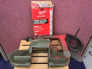 lot 64 image: Milwaukee Electric Heavy Duty Band-SAW