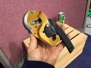 lot 77 image: Petzl F-38920 Self Braking Descender