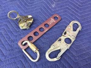 lot 86 image: Double Carabiner - SPIDER Anchor  - Other