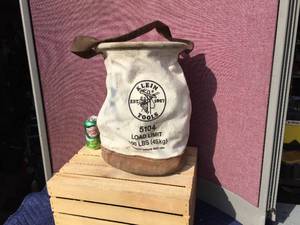 lot 88 image: Klein Tools 5104 LeatherCanvas Pouch