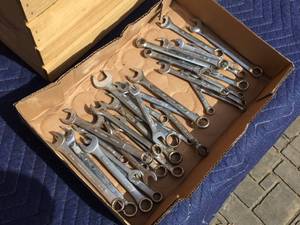 lot 105 image: Variety SAE-Metric Combination Wrenches