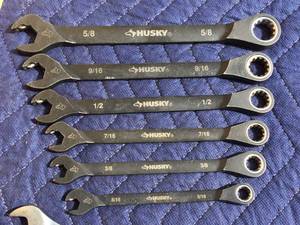 lot 106 image: Husky SAE Combination Double Ratcheting Wrenches