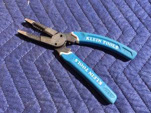 lot 119 image: Klein Tools K12055CR Wire StripperCrimper