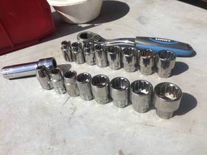 lot 161 image: Group Husky Pass-Thru Sockets