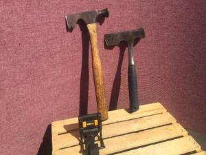 lot 179 image: Estwing - Vaughn Shake Hammers