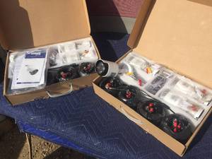 lot 196 image: 2 LOREX 4pc HED Security Bullet Cameras