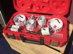 lot 213 image: Milwaukee Hole Dozer Hole Saw Kit