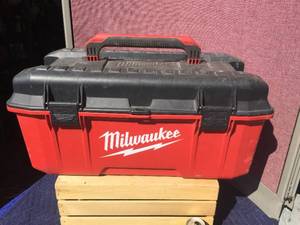 lot 220 image: Milwaukee MTB2600 Jobsite Work Box - 26