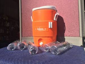 lot 227 image: IGLOO 5 Gallon Drink Dispenser