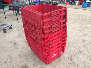 lot 273 image: 10 Red Plastic Butterfly Style Totes