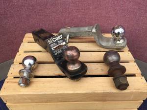 lot 278 image: Group BallReceiver Hitches