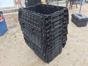 lot 275 image: 10 Black Butterfly Style Totes