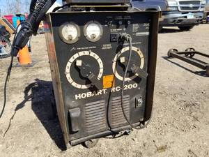 lot 125 image: Hobart RC-200 Welder with Wire Feed and 400 Mig Gun