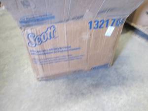 Case of 80 Rolls Double Ply Scott T...