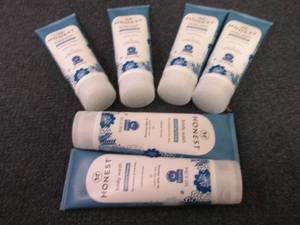 6- 8 oz Honest Soothing Therapy Bod...