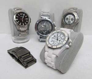 lot 17 image: Nice Group of Mens Watches