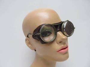 lot 38 image: Vintage 1930s WILLSON Motorcycle Goggles