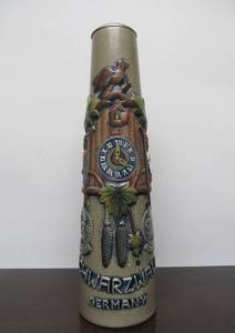 lot 108 image: Great Looking Large Vintage Original KING German Beer Stein