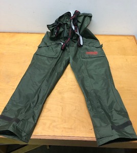lot 199 image: Like-New WETSKINS Waterproof Fishing Pants & Fish Finder Jacket - Size Large