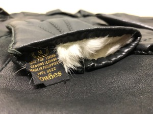 lot 202 image: Like-New Dockers Genuine Black Leather Jacket - Size M - Includes 3 Pair of Leather Gloves