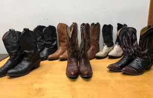 lot 228 image: Large Lot of Very Nice Mens Leather Cowboy Boots - Size 10