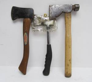 lot 134 image: Nice Group of 3 Vintage Hatchets