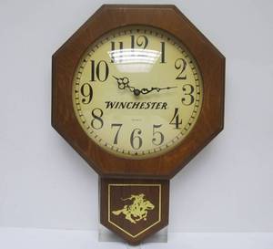 lot 145 image: Vintage Winchester Rifles Quartz Wall Clock 12  U.S.A.