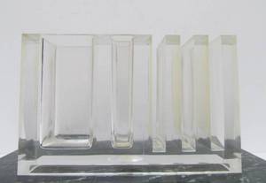 lot 150 image: Mid Century Style Mod Lucite Guzzini Desk Organizer