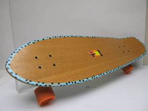 lot 153 image: Globe Big Blazer 32 Pop Art Fish Pot Flower Skateboard Complete
