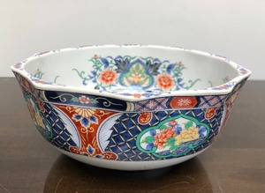 lot 242 image: Signed Oriental Centerpiece Bowl
