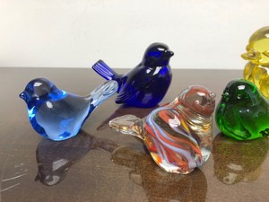 lot 272 image: Assorted Vintage Art Glass Birds