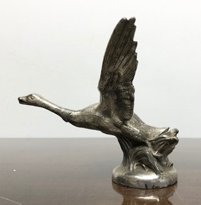 lot 275 image: Original 1920s Flying Goose Hood Ornament from Wills Saint Claire