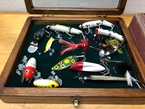 lot 280 image: Nice Lot of Vintage etc Fishing Lures