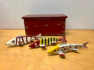 lot 285 image: 3 Hand Painted Carved Wood Fishing Decoys