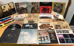 lot 305 image: Lot of Vintage Vinyl Records - Mostly Rock & Roll