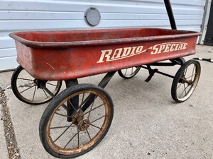lot 345 image: Old Vintage RADIO SPECIAL Red Metal Wagon