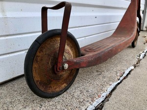 lot 346 image: Old Vintage RADIO LINE 1950s era Scooter