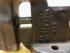 lot 374 image: Antique Iron YOST Bench Vise