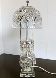 lot 317 image: Beautiful Vintage Cut Crystal Table Lamp