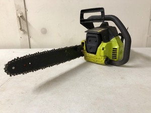 lot 258 image: POULAN Chainsaw wBox of Assorted Chainsaw Blades