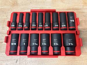 lot 21 image: MILWAUKEE 15pc 12 SAE Deep Socket Set
