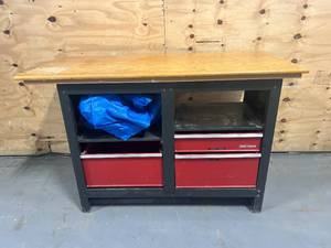 lot 76 image: CRAFTSMAN Workbench with Loose Piece of Oak on Top