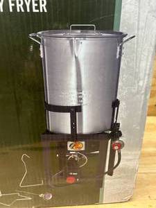 lot 127 image: BASS PRO SHOPS 30-QT. Aluminum Turkey Fryer (Propane)