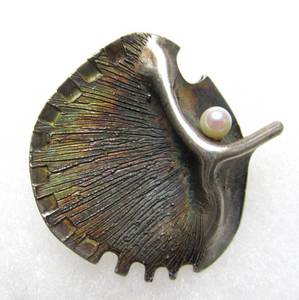 Beautiful Signed Vintage Sculptural Modernist Sterling Silver &amp Pearl Brooch