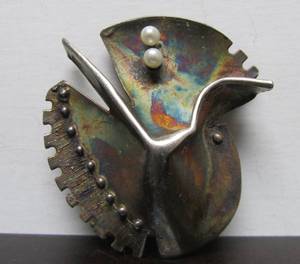 Beautiful Signed Vintage Sculptural Modernist Sterling Silver &amp Pearl Brooch