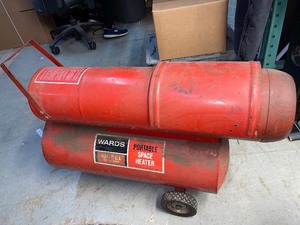 lot 7 image: Vintage Wards Space Heater